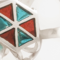 Equité, un bijou de Clémentine Correzzola, Bijoutière émailleuse – Enamelling jewelry